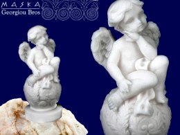 Aniołek siedzący na kuli - alabaster grecki